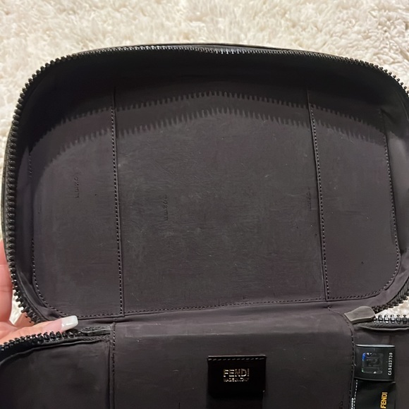 Fendi travel makeup / Train case - Picture 8 of 15
